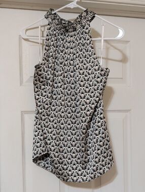 White House Black Market NWT Black & White Printed Sleeveless Top